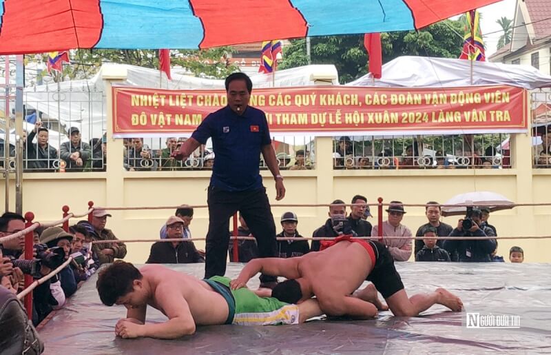 Van Tra village festival