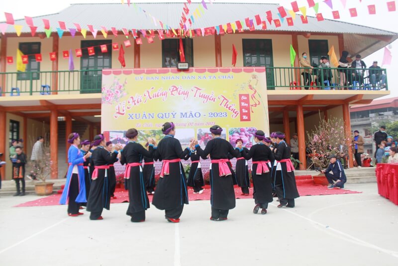 Xoe와 Tet 댄스 페스티벌