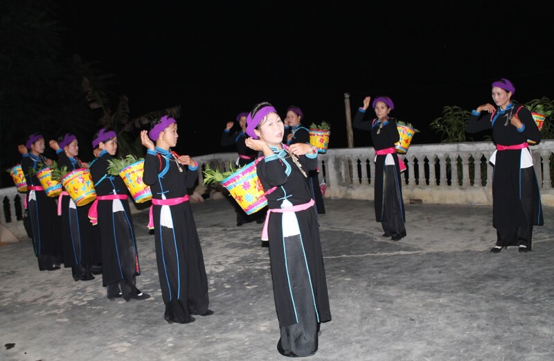 Xoe와 Tet 댄스 페스티벌