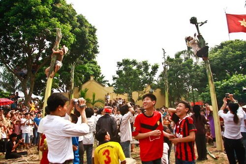 Festival of rice blowing competition in Dong Van