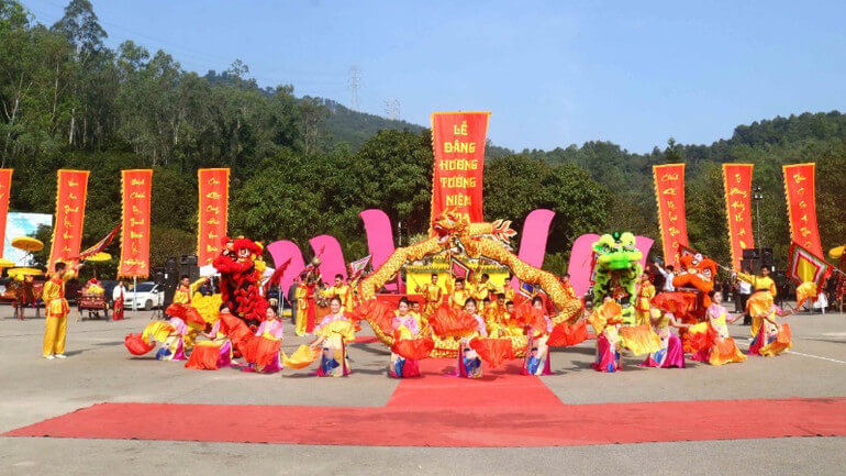 King Mai Temple Festival