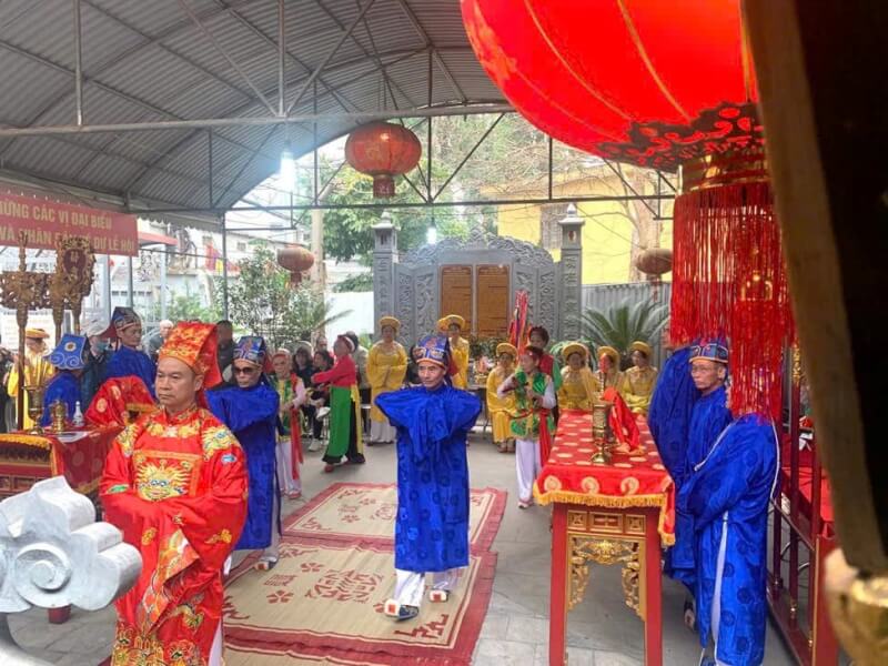 Due Tu 탑의 전통 축제