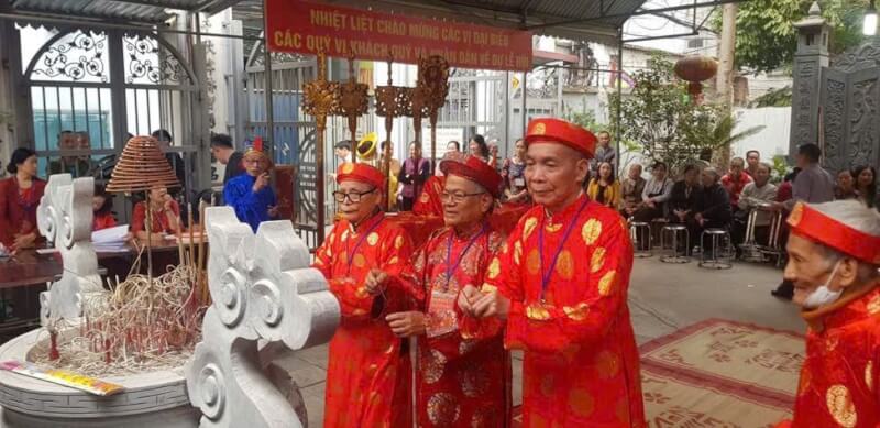 Due Tu 탑의 전통 축제