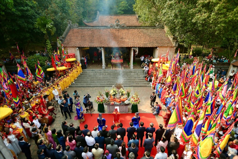 バ・トリウ寺院祭り