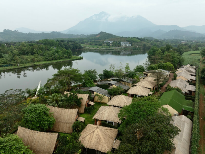 Tản Đà Resort: Hòa Mình Vào Thiên Nhiên Với Phong Cách Kiến Trúc Cổ