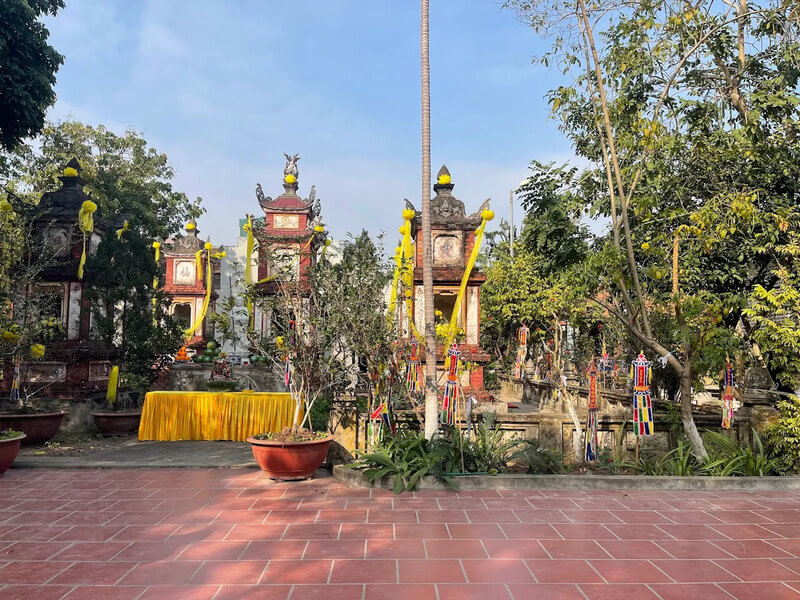 Bí Mật Những Cổ Vật Vô Giá Tại Ngôi Chùa Cổ Làng Vẽ