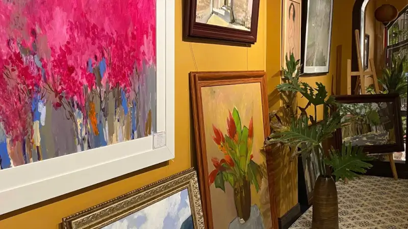 Vân Art Gallery: Điểm Đến Nghệ Thuật Độc Bản Bên Bờ Hồ Tây