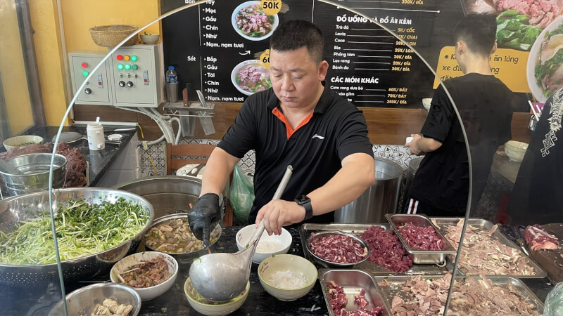 Quán Thanh Béo 36 Nguyễn Du: Bát Phở Cơm Nguội Đánh Thức Ký Ức Thời Bao Cấp.