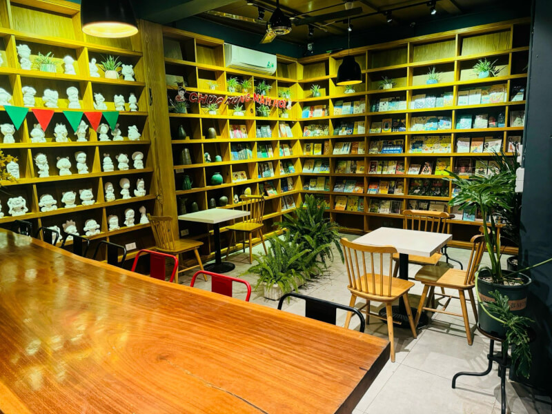 Đi Trốn Sự Ồn Ào Tại Góc Nhỏ Sunshine Books And Coffee