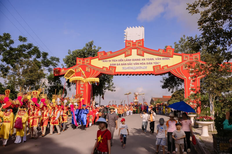 Chiêm Ngưỡng Vẻ Đẹp Di Sản Bên Dòng Sông Hồng Tại Lễ Hội Lảnh Giang