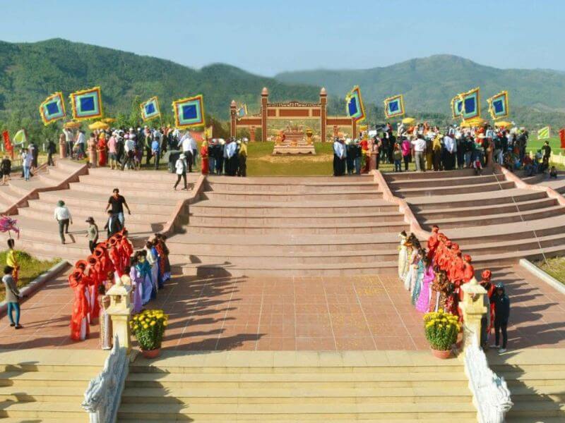 Huyền Thoại Đàn Kính Thiên Nơi Giao Thoa Đất Trời