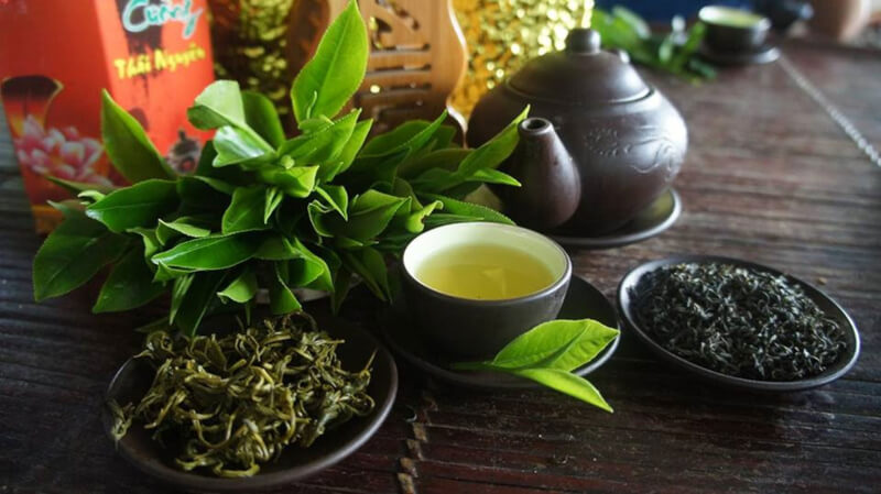 Thưởng thức chén trà ấm áp tình người
