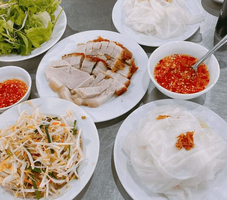 Cầm 30K Ăn No Nê Tại Mệ Bừ: Trải Nghiệm Ẩm Thực Bình Dân Cực Chất Lượng