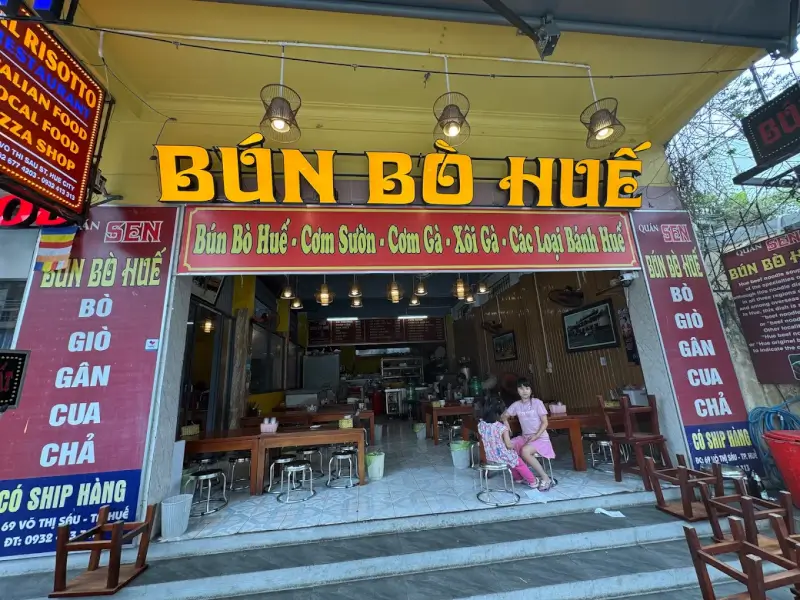 Ghé Bún Bò Huế Sen Thưởng Thức Vị Ngon Truyền Thống Đậm Đà