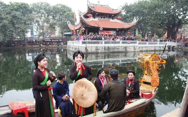 The Lim Festival in Bac Ninh: Don't Miss Kinh Bac Region's Most Captivating Quan Ho Folk Singing Festival!