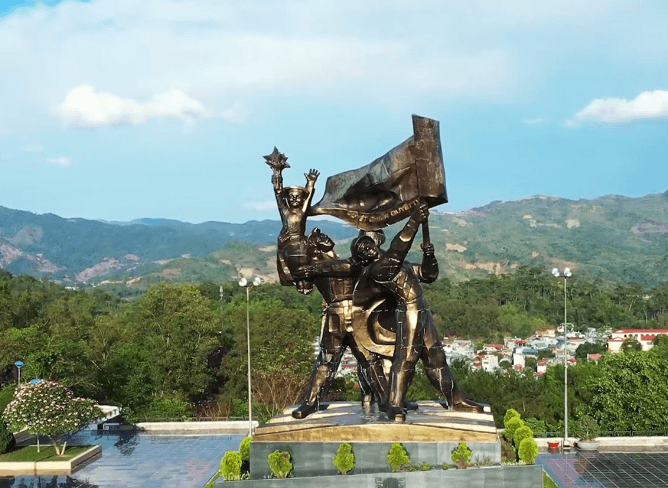 Tượng đài Chiến thắng Điện Biên Phủ