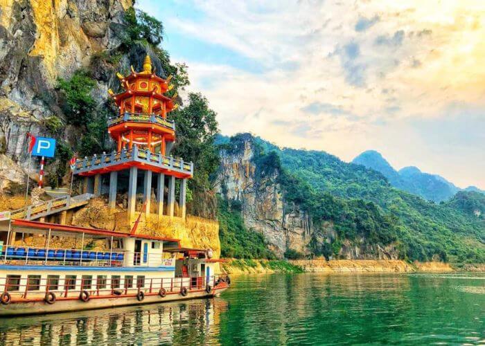 Thung Nai Review: Discovering the 'Ha Long Bay of the Mountains' Amidst Hoa Binh Lake