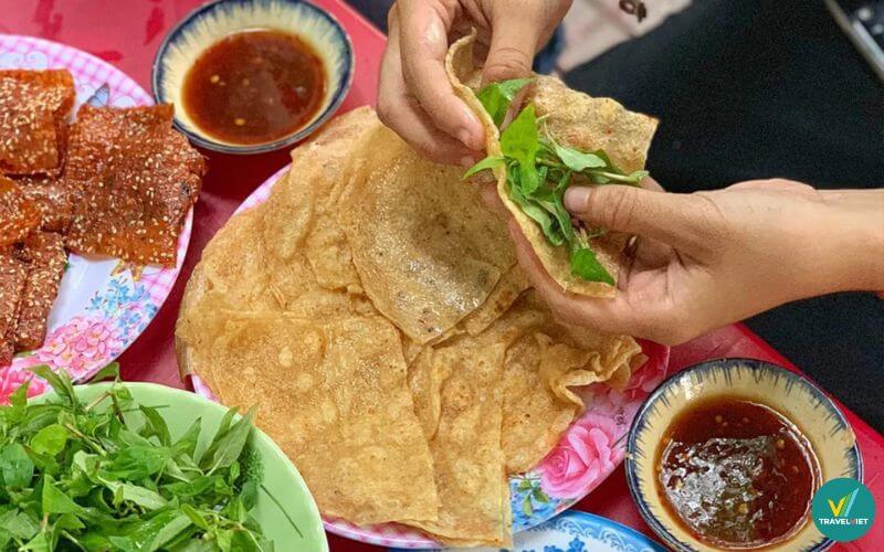 Chả cá mỏng cuốn rau răm