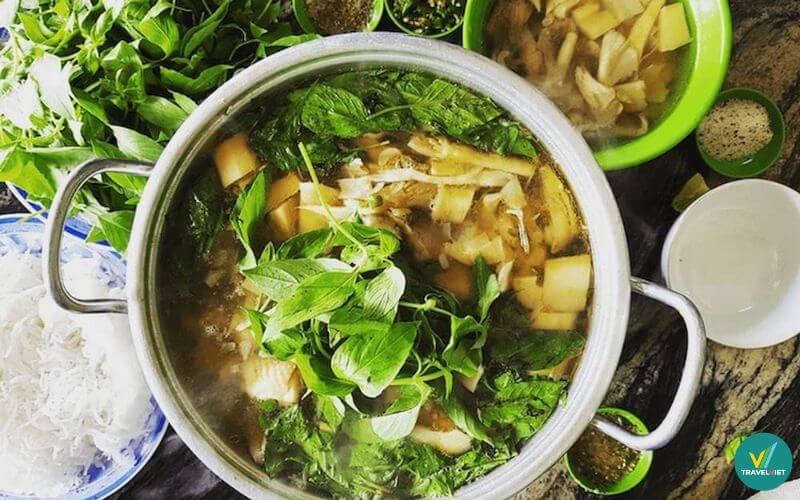 Lẩu lá rau rừng