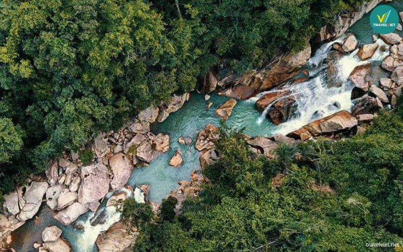 Khám phá thác Ba Hồ – “tuyệt tình cốc” giữa núi rừng