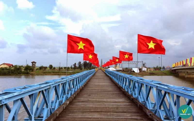 Check-in cầu Hiền Lương