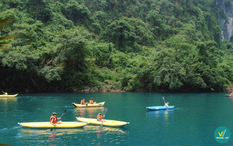 Chèo thuyền Kayak trên sông Chày