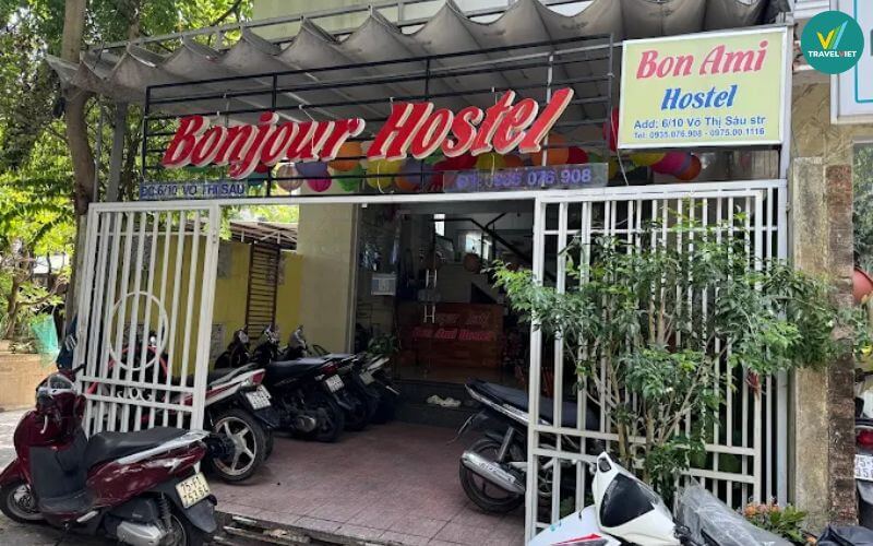 Bonjour hostel Huế