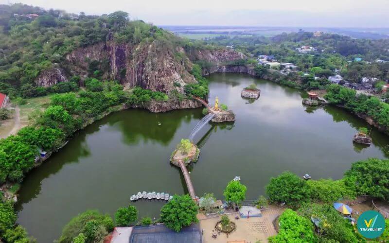 Khu du lịch Núi Sập