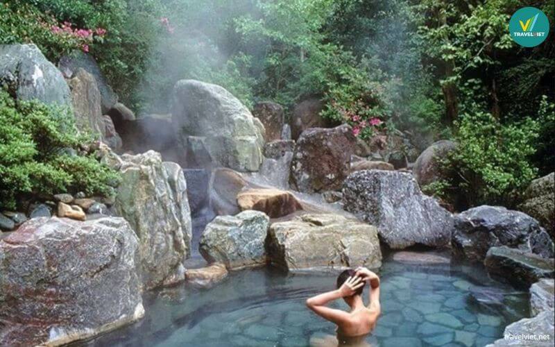 Suối nước nóng Hua Pe