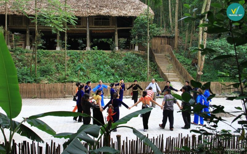 Làng du lịch Việt Nam Thái Hải