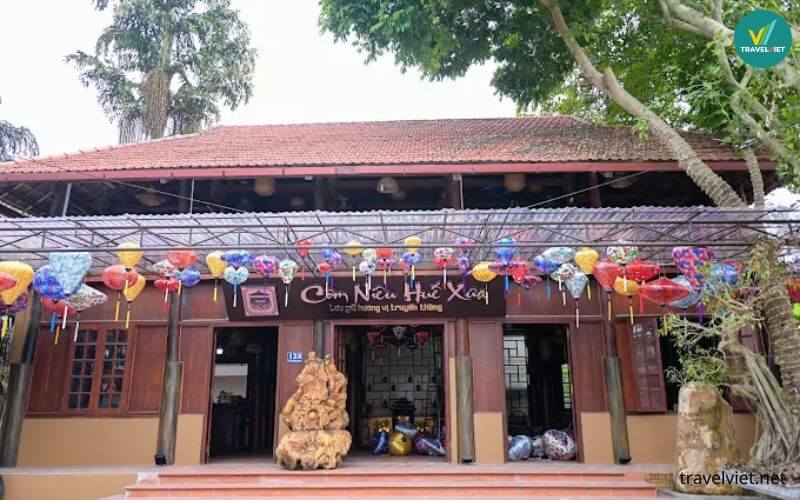 Nhà hàng Cơm Niêu Huế Xưa