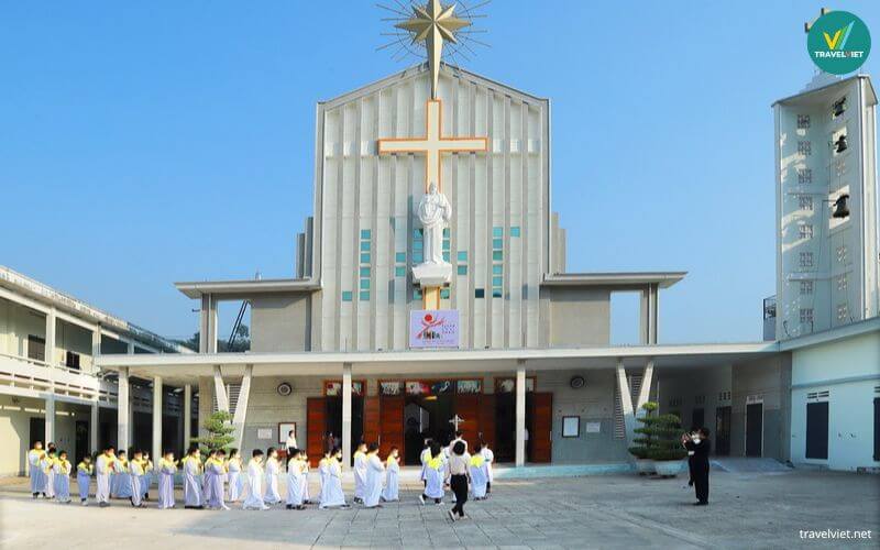 Nhà thờ giáo xứ Qui Đức