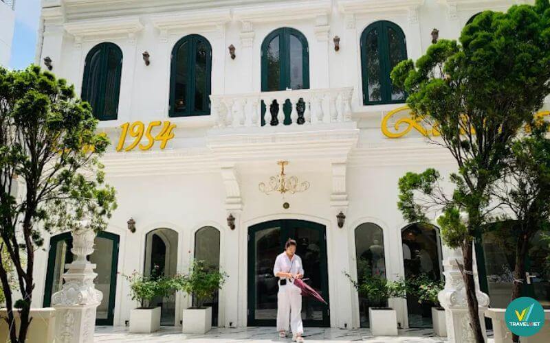 The 1954 - Restaurant & Cafe