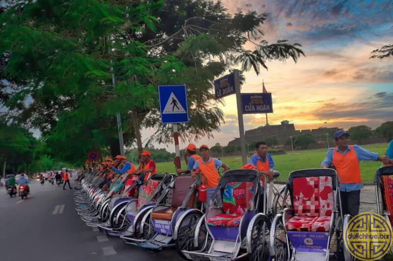 Đi xích lô du lịch chùa Thiên Mụ