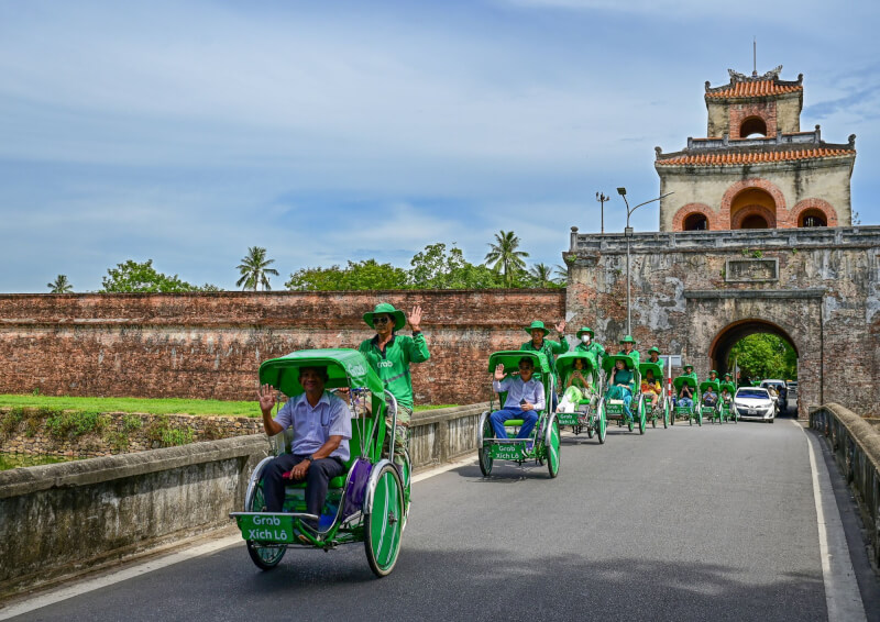 Di chuyển bằng Xích lô tham quan Đại Nội