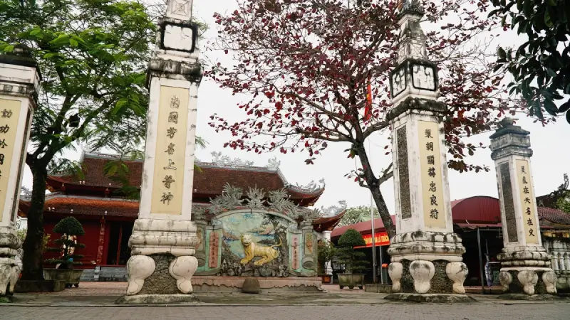 Nên đi du lịch đền Ông Hoàng Mười thời gian nào đẹp nhất?