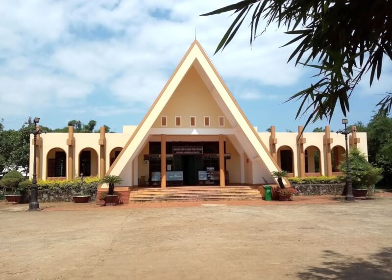 接待室和纪录片放映