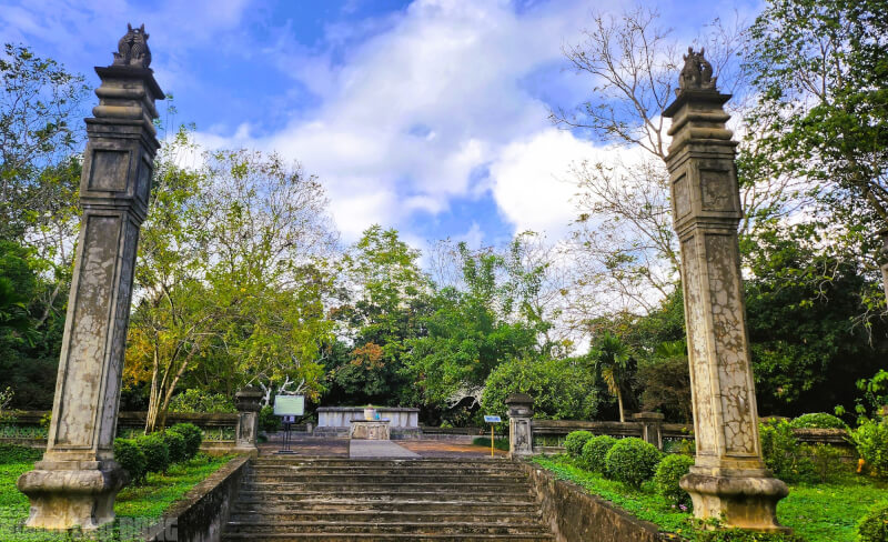 Hệ thống lăng mộ