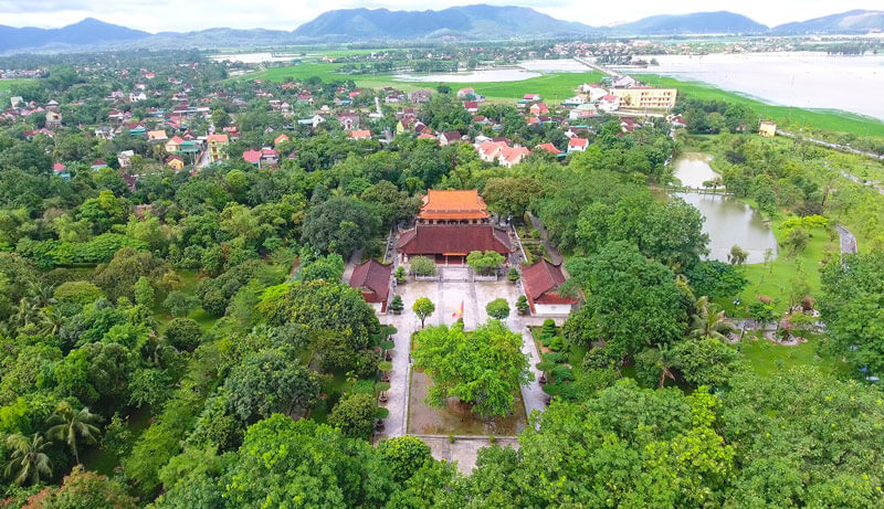 Khu trưng bày và nhà tưởng niệm Chủ tịch Hồ Chí Minh