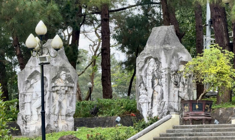 生存雕像及雕像区