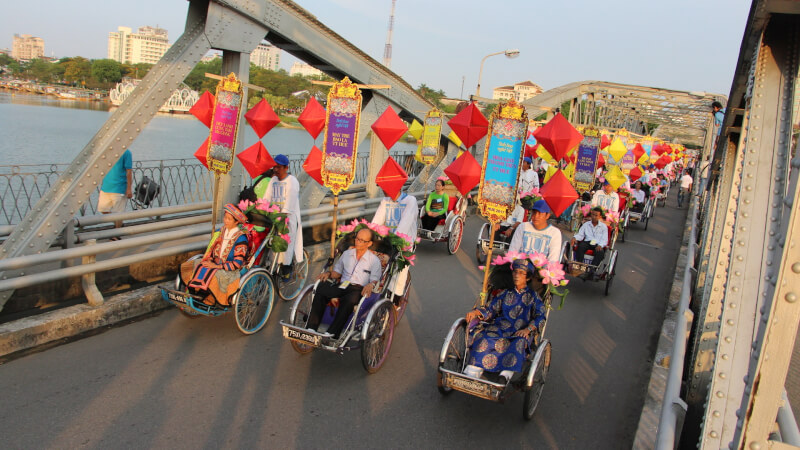 Di chuyển bằng xích lô