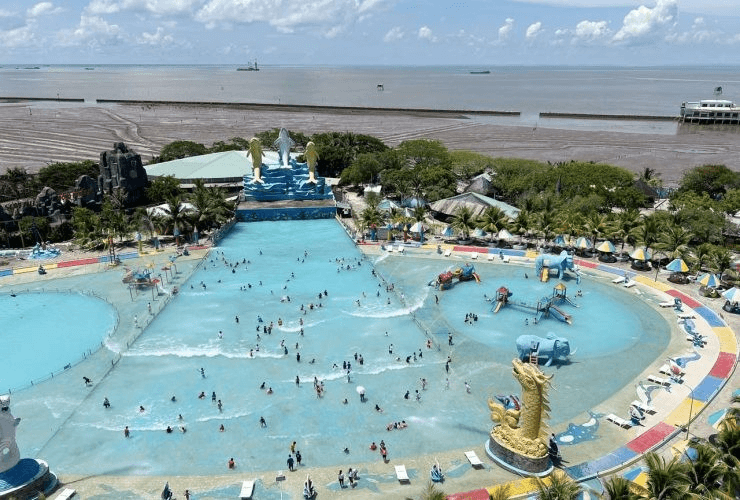 Biển nhân tạo tạo sóng là điểm nhấn lớn nhất của Khu du lịch Nhà Mát