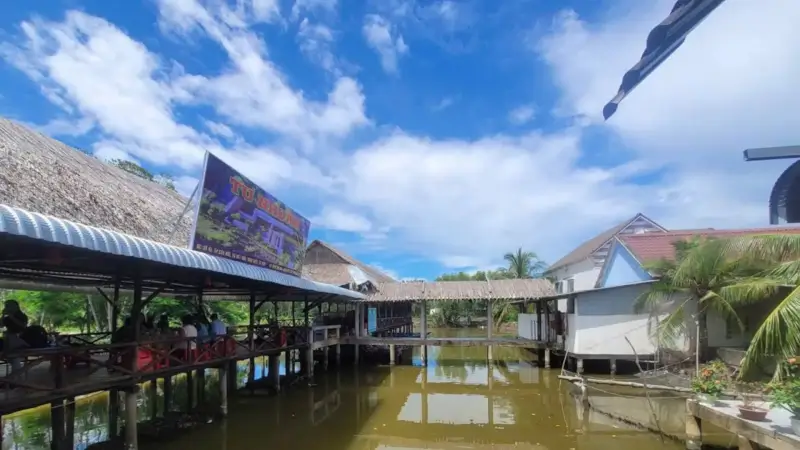 Khu du lịch cộng đồng Tư Nhuần