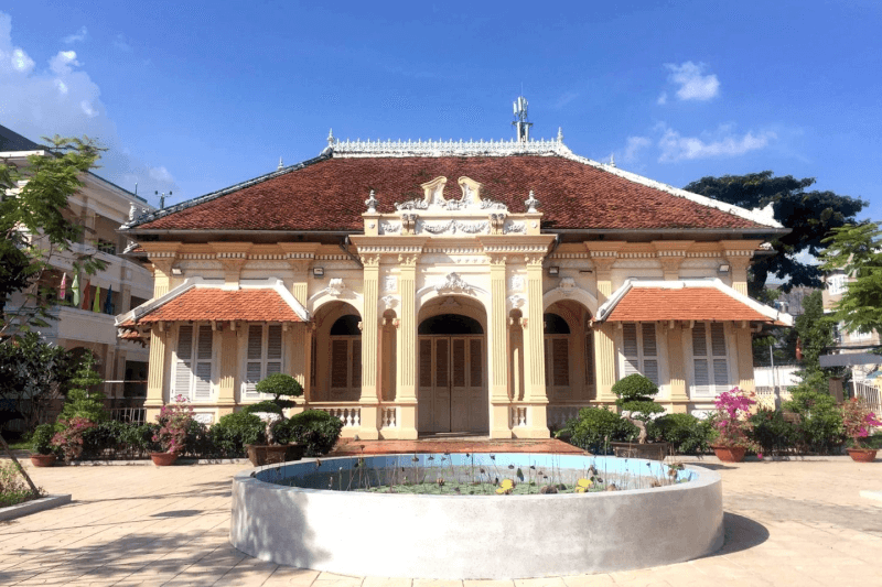 Khu di tích Nhà Bạch Công Tử