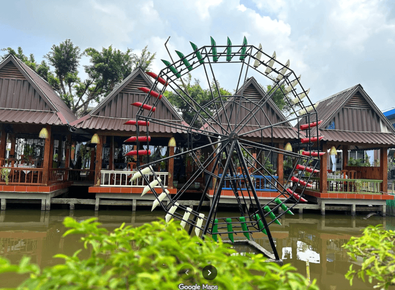 Nhà hàng Làng Việt