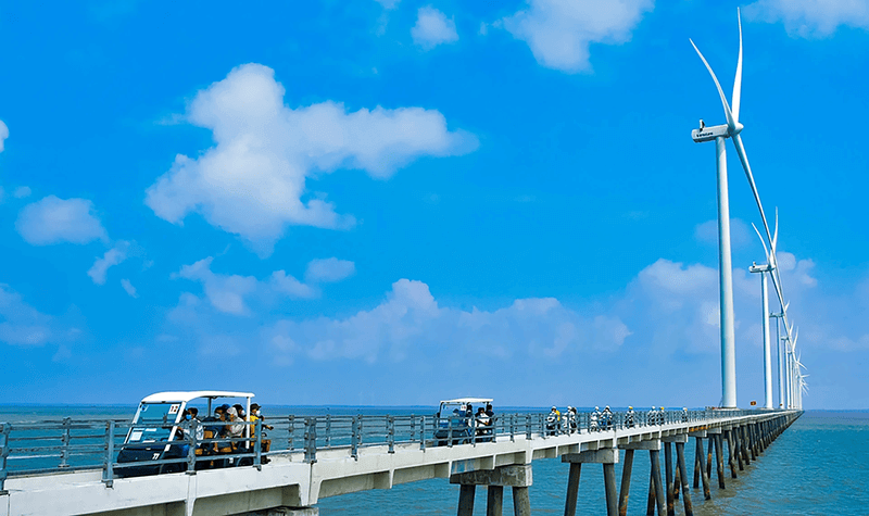 Thông tin di chuyển và các phương tiện đi lại khi đến cánh đồng điện gió Bạc Liêu